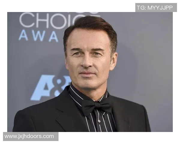 美国足球明星不幸去世引发球迷哀悼与追忆的热潮