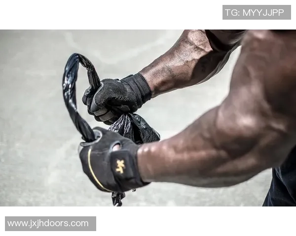 探讨当今足球界最壮实的明星球员及其健身秘诀与训练方法