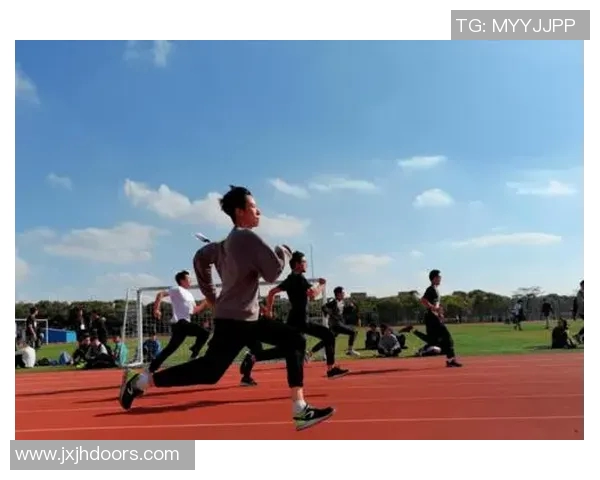 香港足球明星队石榴姐带领球队勇闯赛场展现无畏精神与团队合作魅力